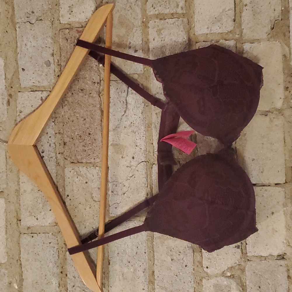 Two Women's La Senza, Obsession Plunge,  Push-up, Lace Bras. Size 34 C.